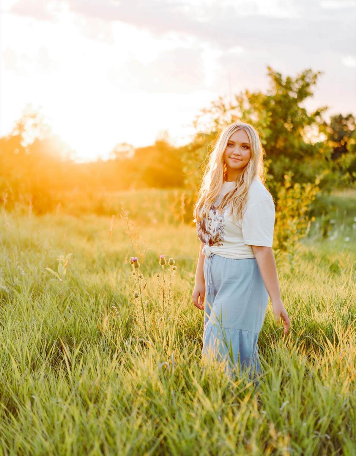 How to Use Natural Light for Modern Senior Portraits